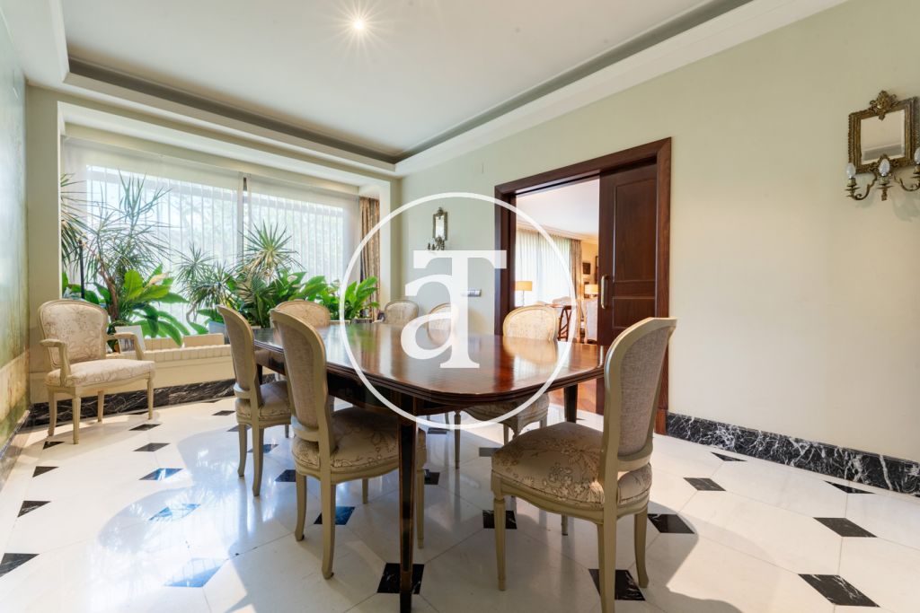 Apartment for rent with 5 bedrooms, 4 bathrooms, toilet and parking in El Viso, Chamartín 14