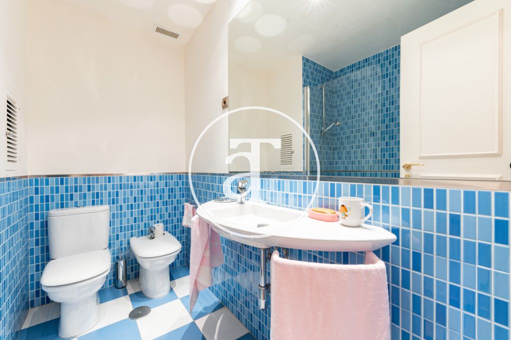 Apartment for rent with 5 bedrooms, 4 bathrooms, toilet and parking in El Viso, Chamartín 36