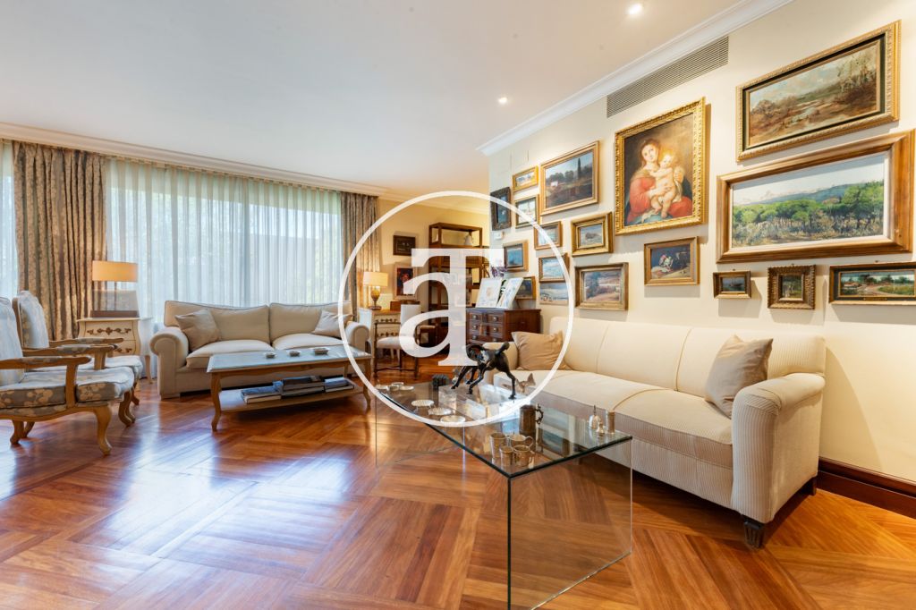 Apartment for rent with 5 bedrooms, 4 bathrooms, toilet and parking in El Viso, Chamartín 46