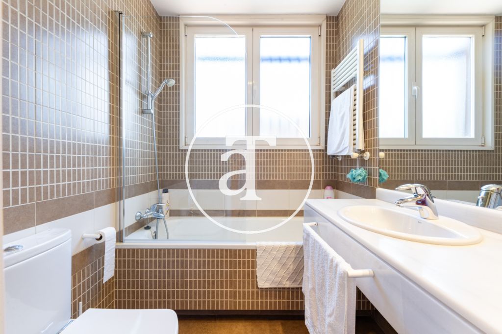 Apartment for rent with 5 bedrooms, 4 bathrooms, toilet and parking in El Viso, Chamartín 42