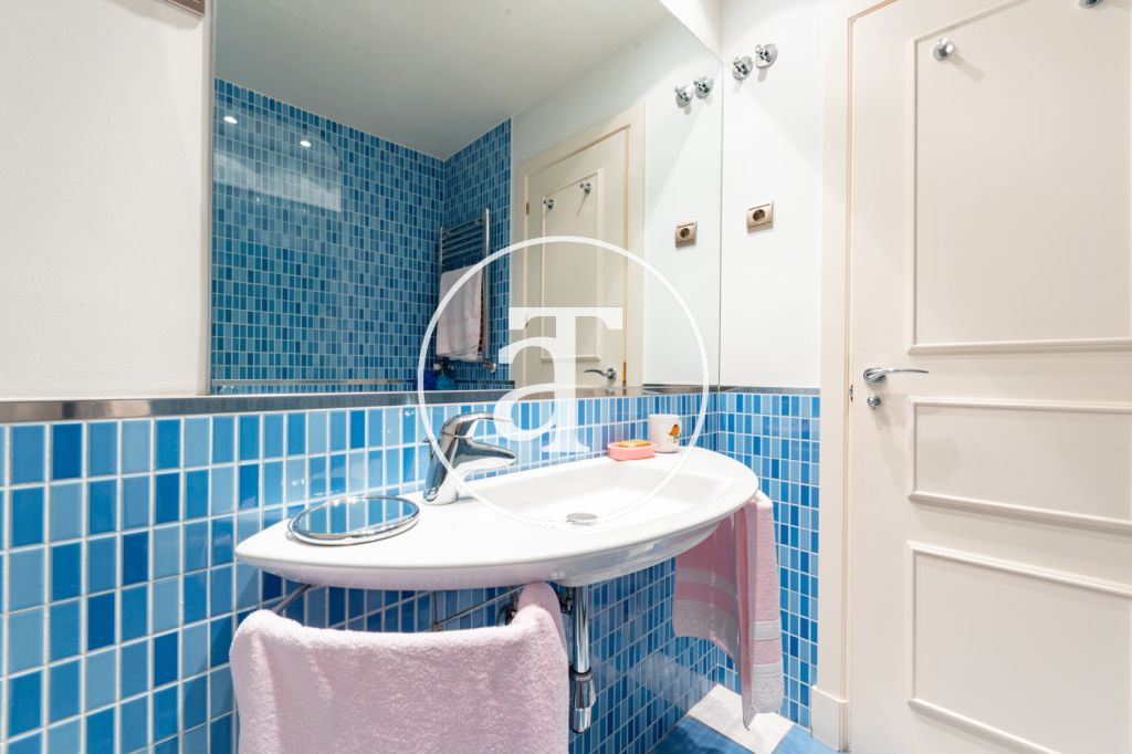 Apartment for rent with 5 bedrooms, 4 bathrooms, toilet and parking in El Viso, Chamartín 38
