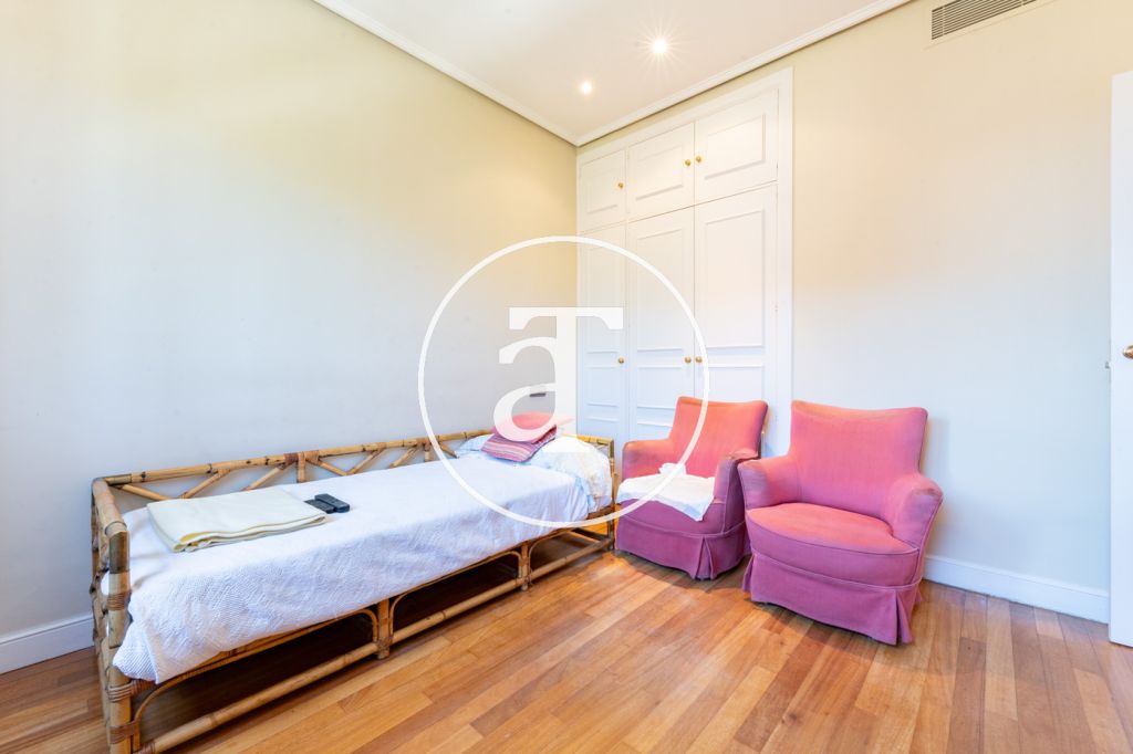 Apartment for rent with 5 bedrooms, 4 bathrooms, toilet and parking in El Viso, Chamartín 40