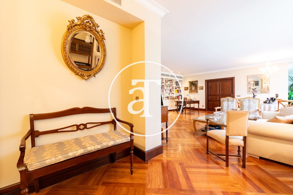 Apartment for rent with 5 bedrooms, 4 bathrooms, toilet and parking in El Viso, Chamartín 4