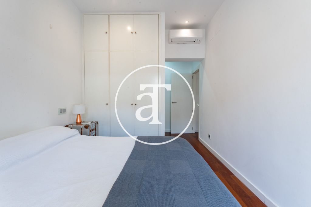 Monthly rental apartment with 1 bedroom suite with balcony and optional parking in La Latina 23