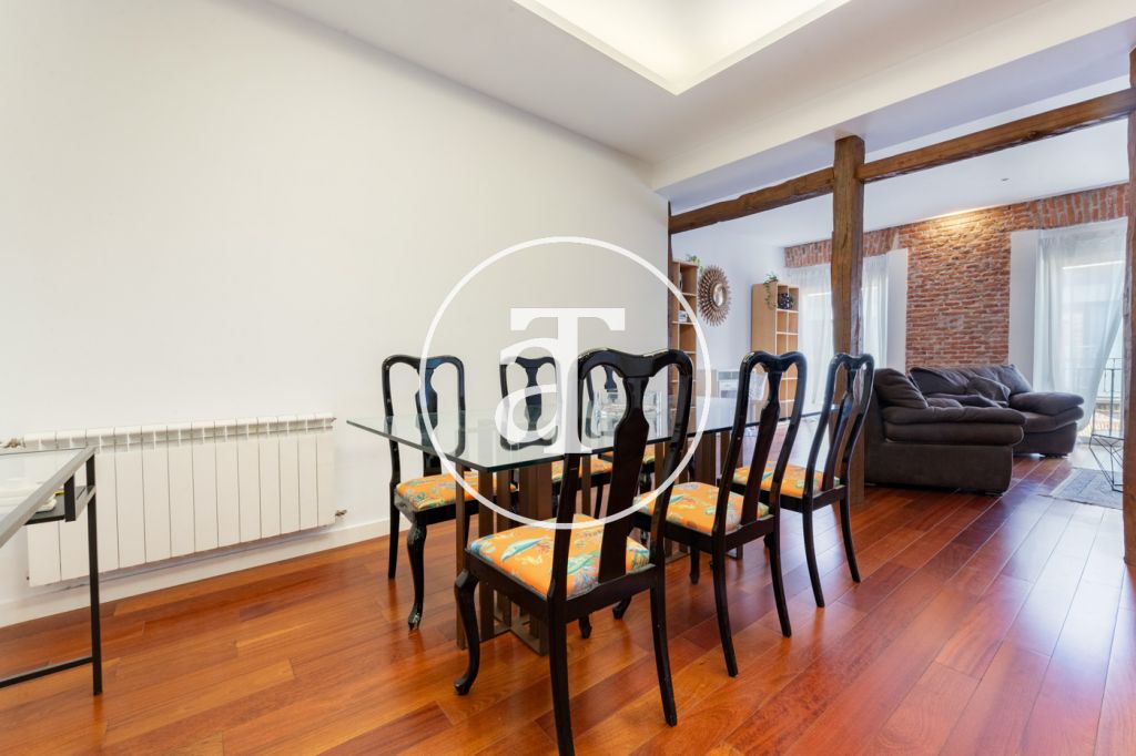 Monthly rental apartment with 1 bedroom suite with balcony and optional parking in La Latina 12