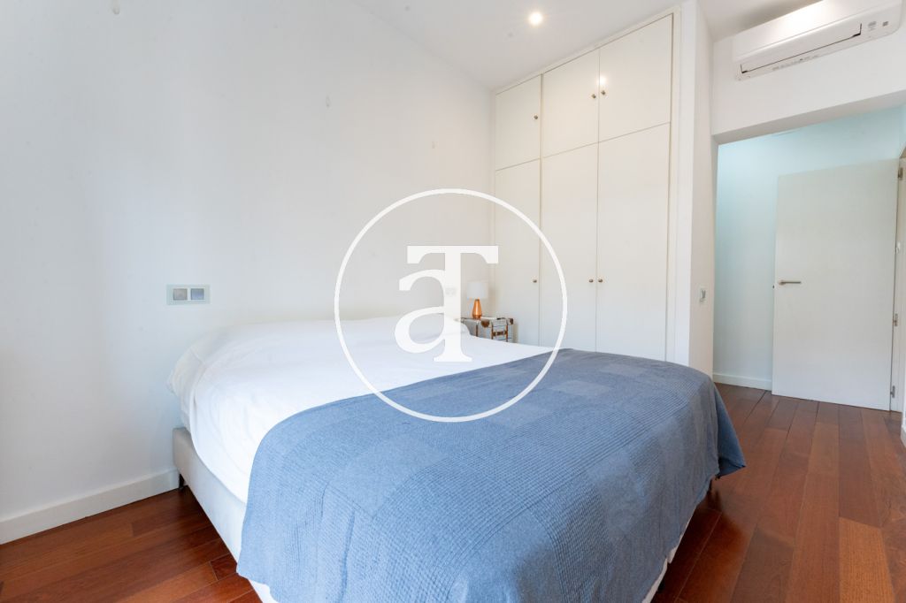 Monthly rental apartment with 1 bedroom suite with balcony and optional parking in La Latina 22