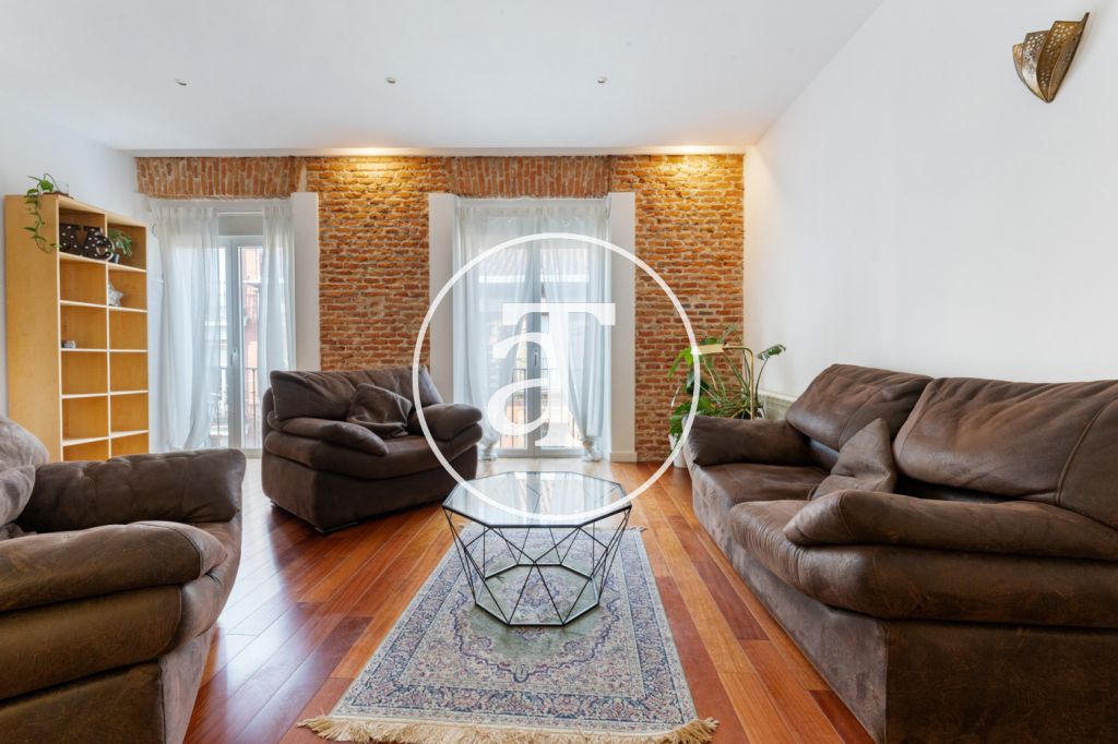 Monthly rental apartment with 1 bedroom suite with balcony and optional parking in La Latina 2