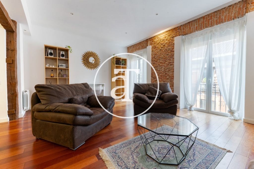 Monthly rental apartment with 1 bedroom suite with balcony and optional parking in La Latina