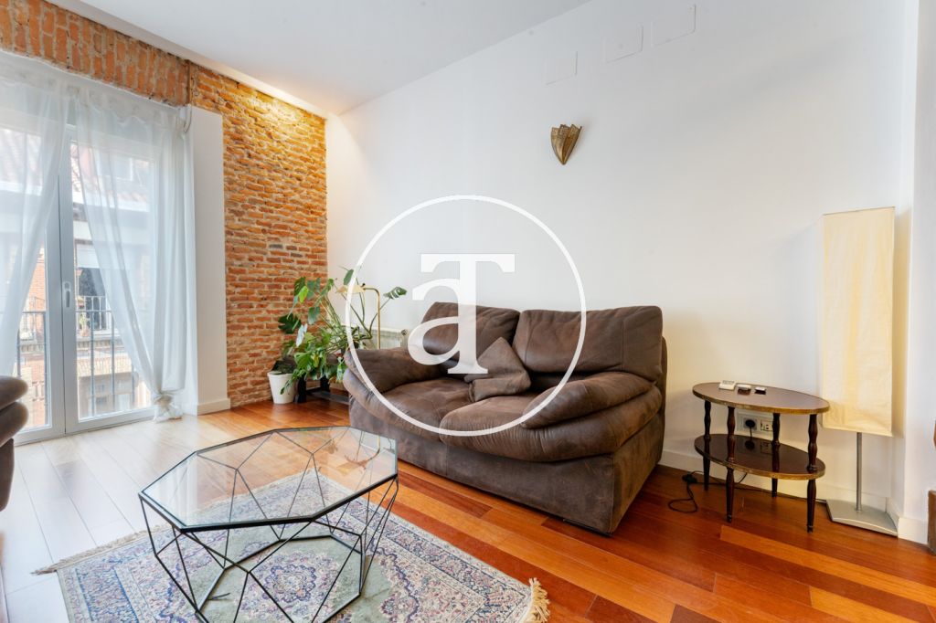 Monthly rental apartment with 1 bedroom suite with balcony and optional parking in La Latina 4