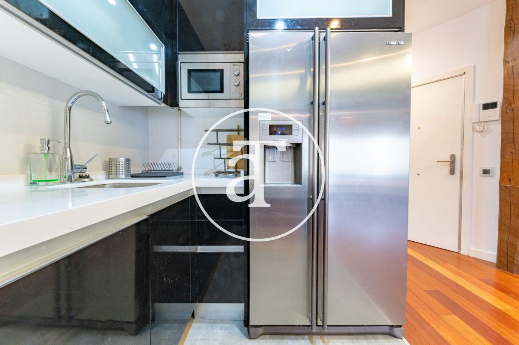 Monthly rental apartment with 1 bedroom suite with balcony and optional parking in La Latina 17