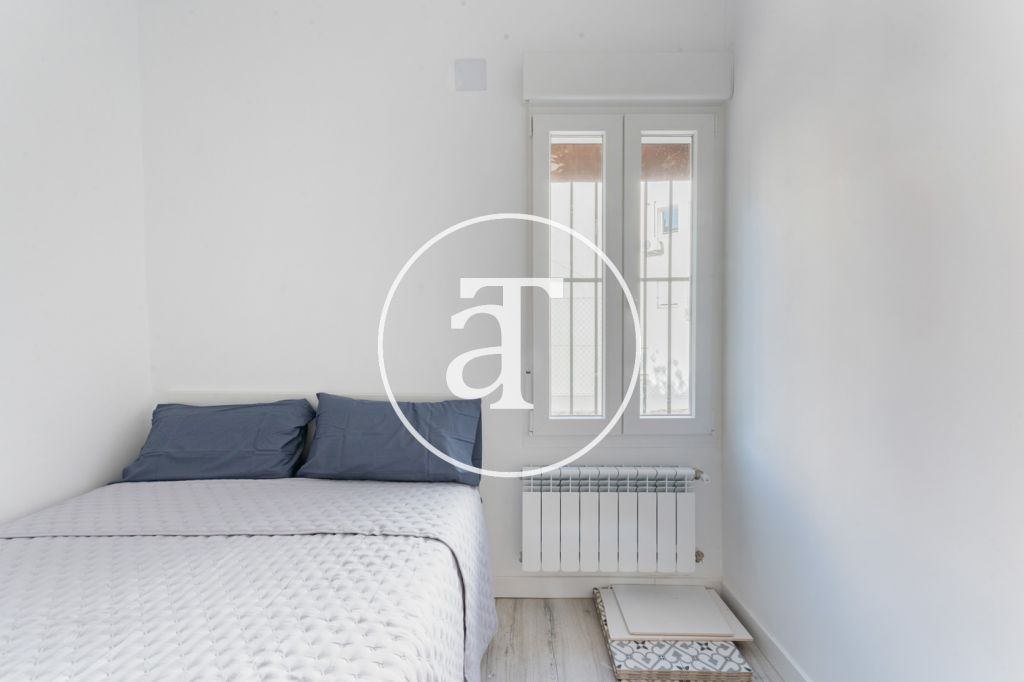 Monthly rental apartment with 2 bedrooms and 1 bathroom next to the Royal Palace 16