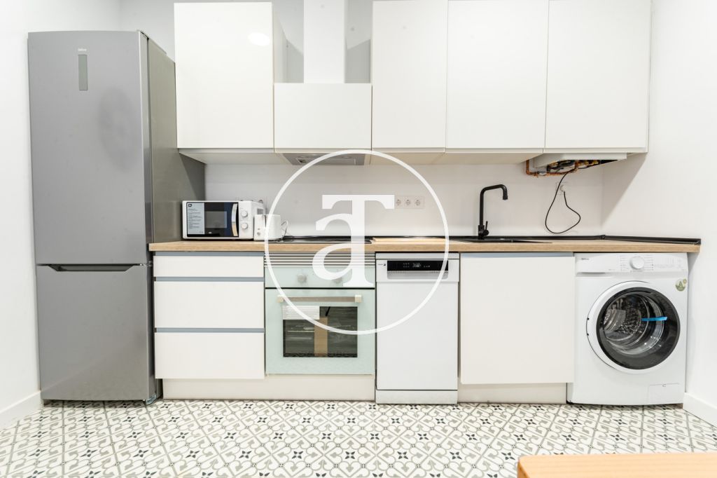 Monthly rental apartment with 2 bedrooms and 1 bathroom next to the Royal Palace 10