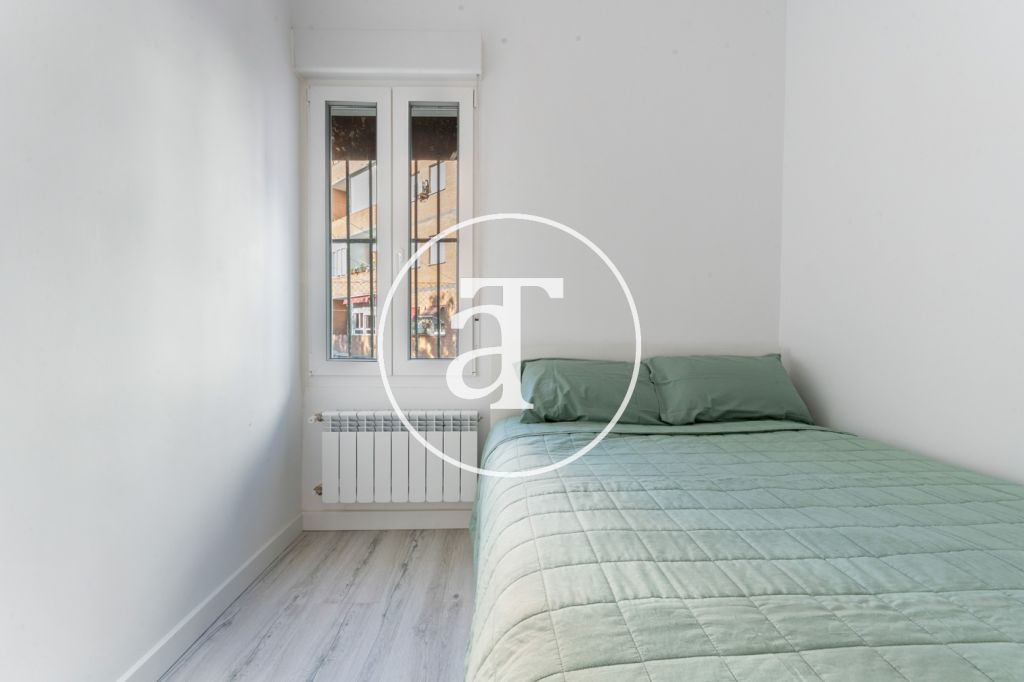 Monthly rental apartment with 2 bedrooms and 1 bathroom next to the Royal Palace 21