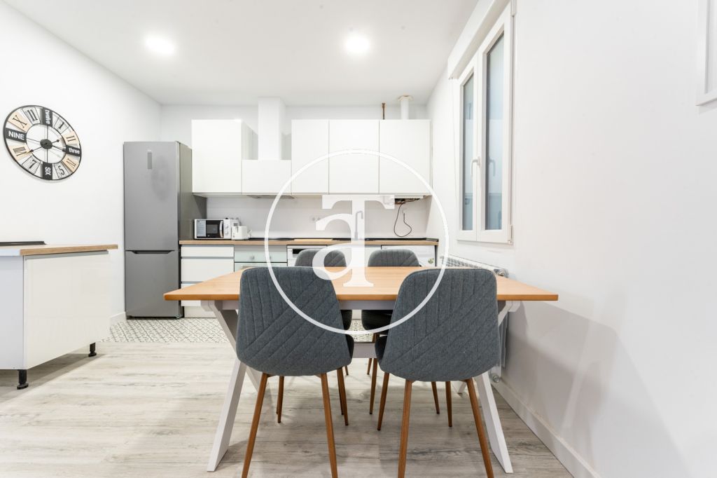 Monthly rental apartment with 2 bedrooms and 1 bathroom next to the Royal Palace 9