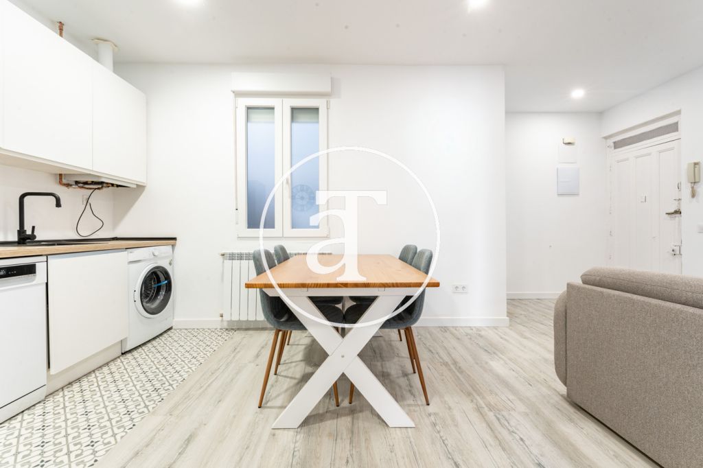 Monthly rental apartment with 2 bedrooms and 1 bathroom next to the Royal Palace 7