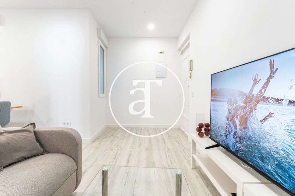 Monthly rental apartment with 2 bedrooms and 1 bathroom next to the Royal Palace 4