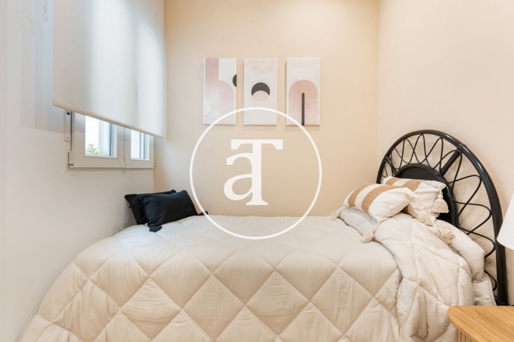 Monthly rental apartment with 2 bedrooms and 2 bathrooms with study in Goya 28