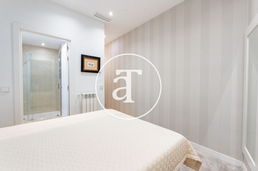 Monthly rental apartment with 2 bedrooms and 2 bathrooms with study in Goya 33
