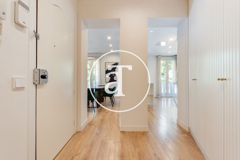 Monthly rental apartment with 2 bedrooms and 2 bathrooms with study in Goya 20