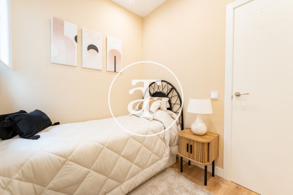 Monthly rental apartment with 2 bedrooms and 2 bathrooms with study in Goya 29