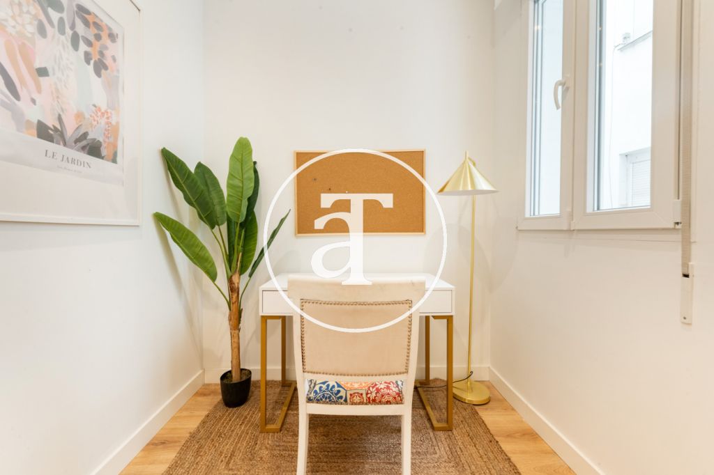 Monthly rental apartment with 2 bedrooms and 2 bathrooms with study in Goya 25
