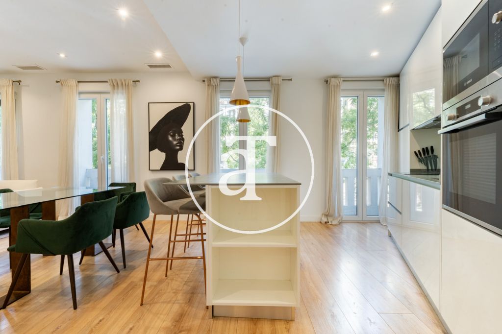 Monthly rental apartment with 2 bedrooms and 2 bathrooms with study in Goya 18