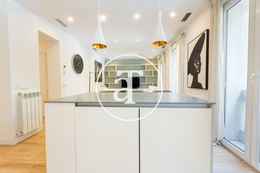 Monthly rental apartment with 2 bedrooms and 2 bathrooms with study in Goya 17