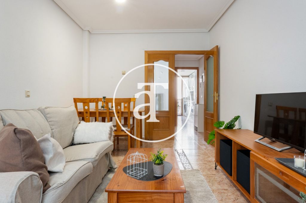 Piso de alquiler temporal de 1 habitación, baño y balcón en Quintana, Ciudad Lineal 6