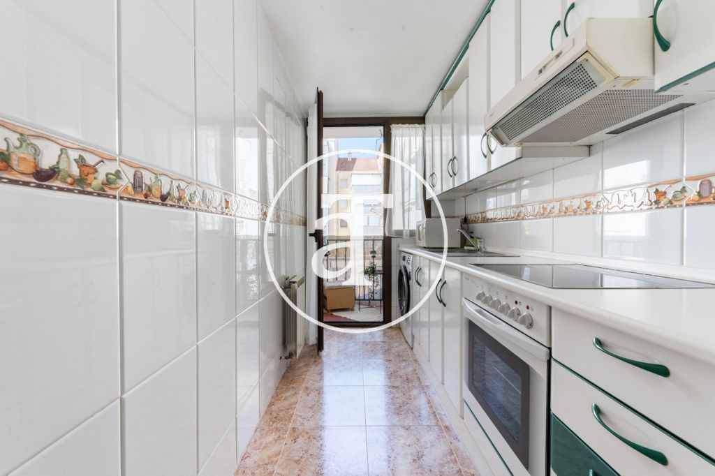 Piso de alquiler temporal de 1 habitación, baño y balcón en Quintana, Ciudad Lineal 12