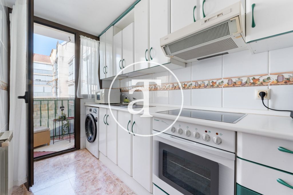 Piso de alquiler temporal de 1 habitación, baño y balcón en Quintana, Ciudad Lineal 13