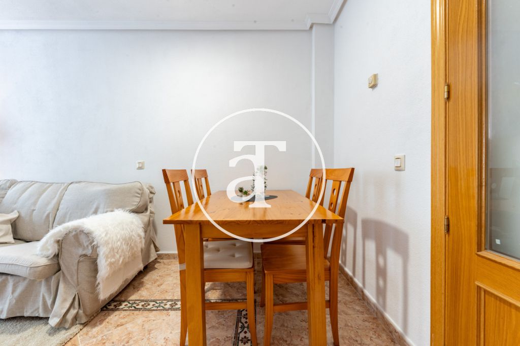 Piso de alquiler temporal de 1 habitación, baño y balcón en Quintana, Ciudad Lineal 9