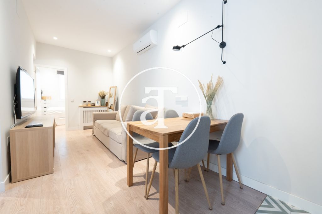 Piso de alquiler temporal de 1 habitación, estudio y 1 baño en el Barrio de Salamanca