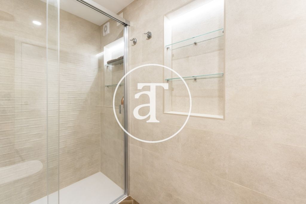 Monthly rental studio with bedroom and 1 bathroom in Arganzuela 23