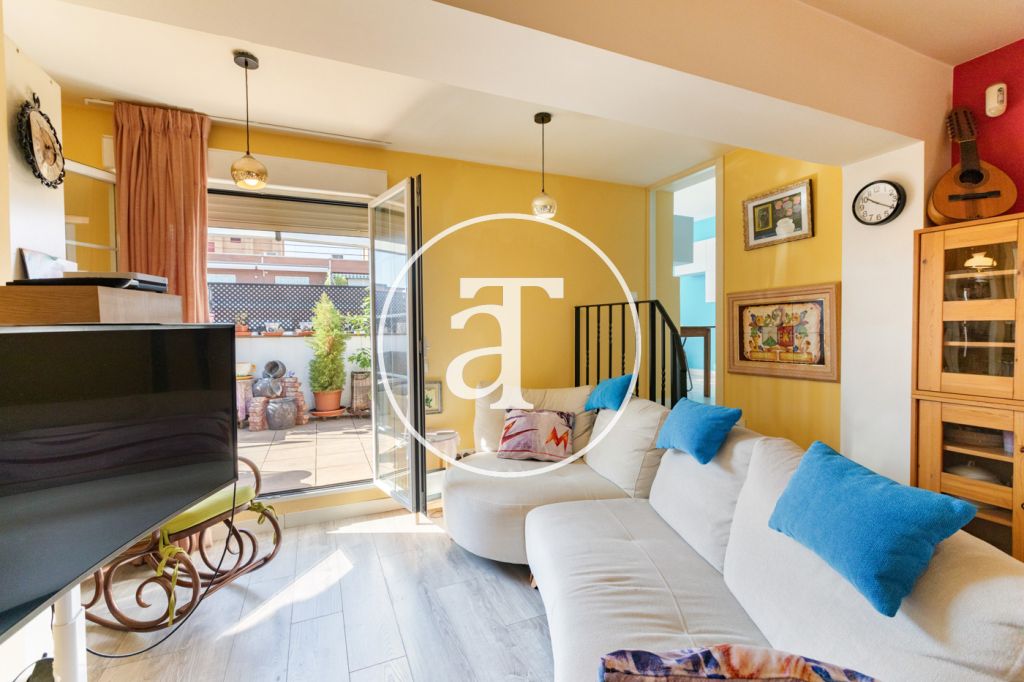 Ático de alquiler temporal de 2 habitaciones, 1 baño, aseo y terraza con zona barbacoa en Opañel 3