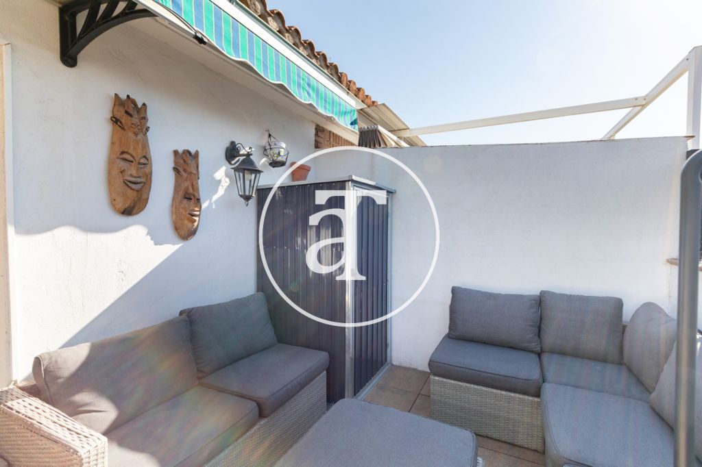 Ático de alquiler temporal de 2 habitaciones, 1 baño, aseo y terraza con zona barbacoa en Opañel 6