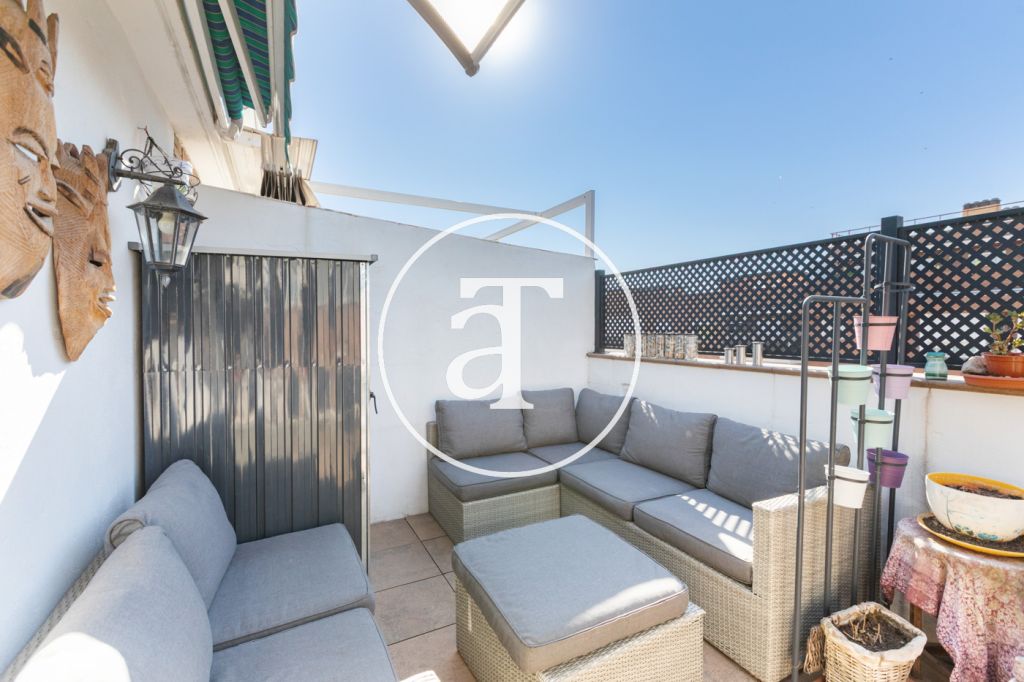 Ático de alquiler temporal de 2 habitaciones, 1 baño, aseo y terraza con zona barbacoa en Opañel 7
