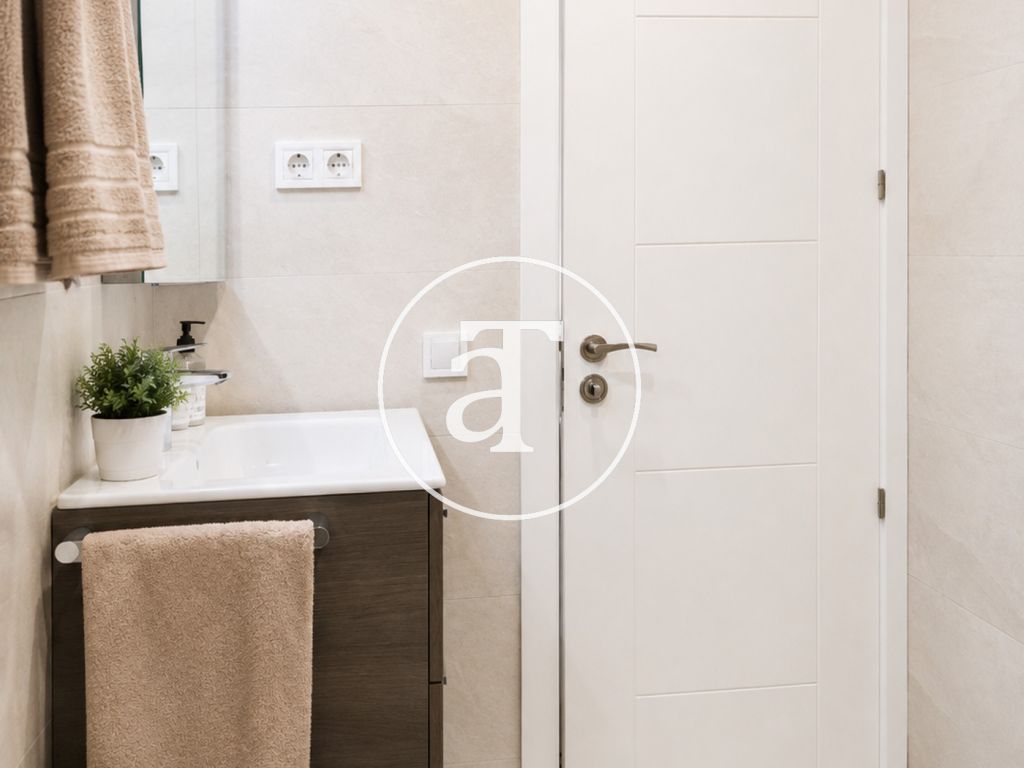 Piso de alquiler temporal de 2 habitaciones y 1 baño con parking en Arganzuela 6