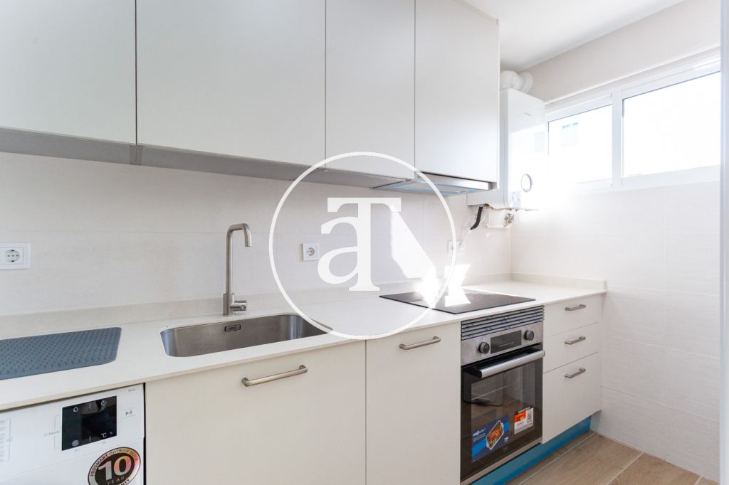Appartement temporaire à louer avec 1 chambre et 1 salle de bain à proximité de la Cité Universitaire 14