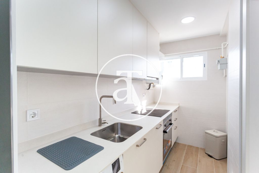 Appartement temporaire à louer avec 1 chambre et 1 salle de bain à proximité de la Cité Universitaire 15