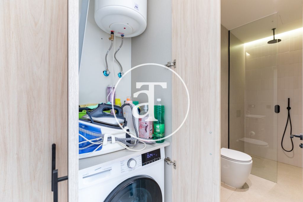 Estudio de alquiler temporal de 1 habitación y baño en Delicias 33
