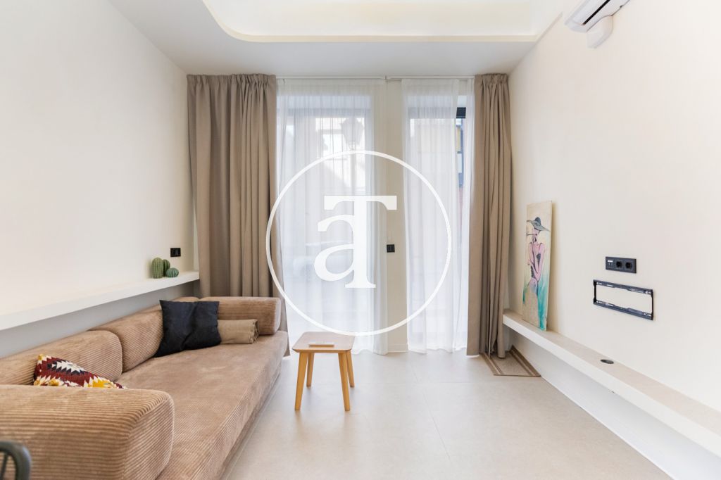 Estudio de alquiler temporal de 1 habitación y baño en Delicias 2