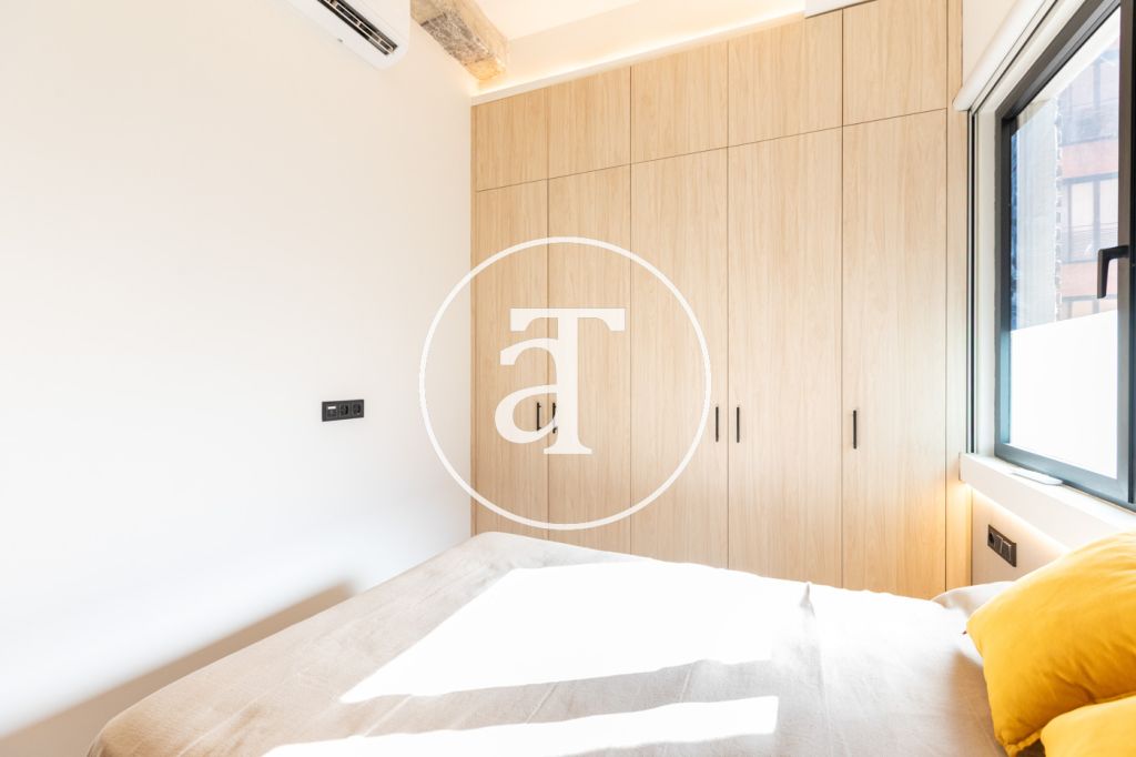 Estudio de alquiler temporal de 1 habitación y baño en Delicias 21