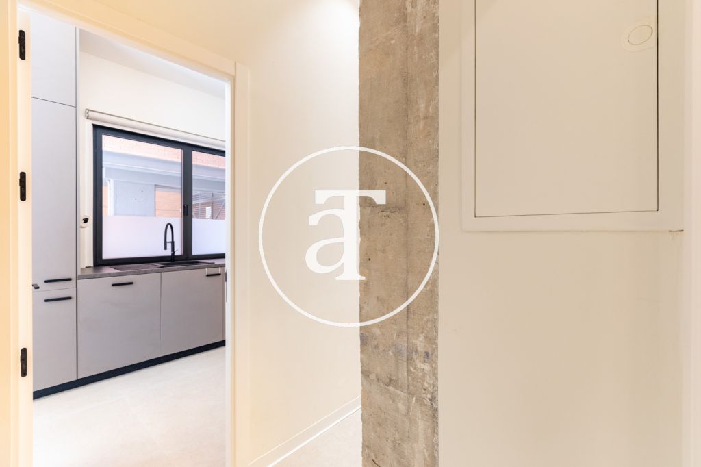 Estudio de alquiler temporal de 1 habitación y baño en Delicias 31
