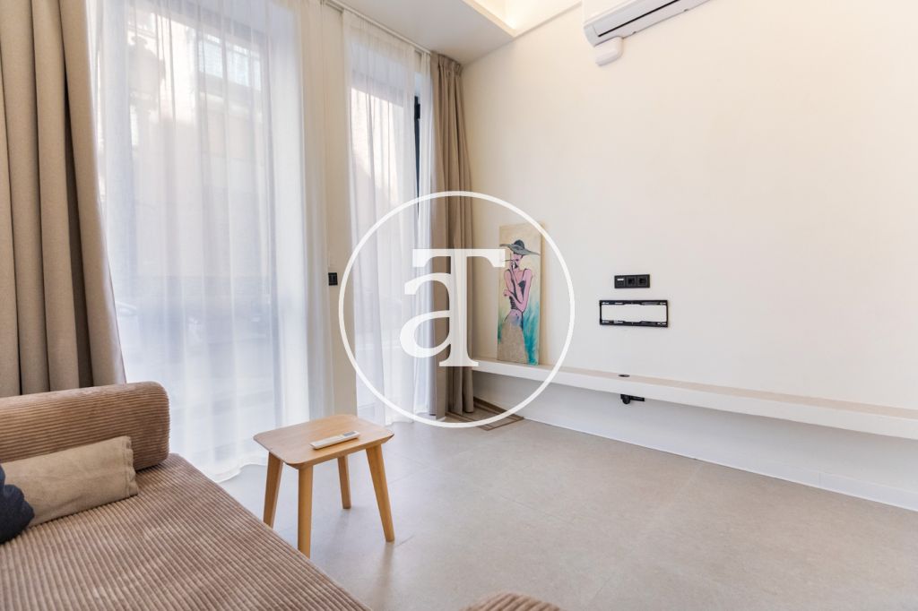 Estudio de alquiler temporal de 1 habitación y baño en Delicias 7