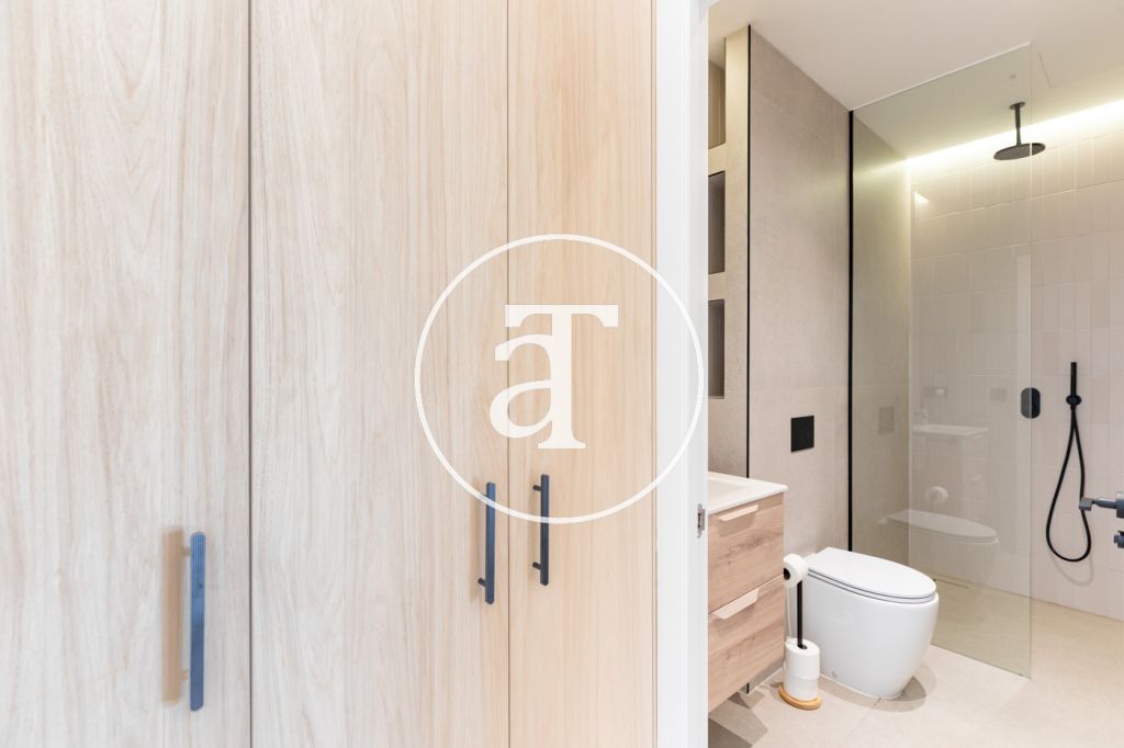 Estudio de alquiler temporal de 1 habitación y baño en Delicias 28