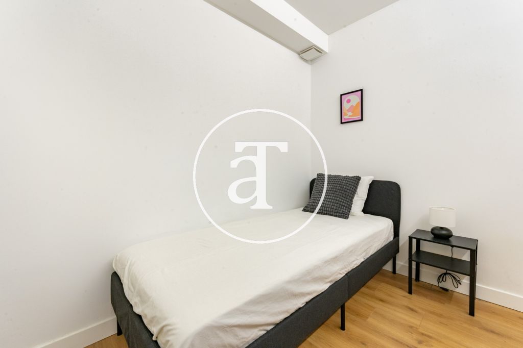 Dúplex de alquiler temporal con 2 habitaciones, 1 baño y aseo en Ciudad Lineal 30