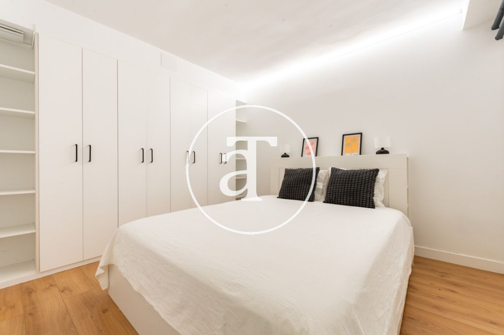Dúplex de alquiler temporal con 2 habitaciones, 1 baño y aseo en Ciudad Lineal 22