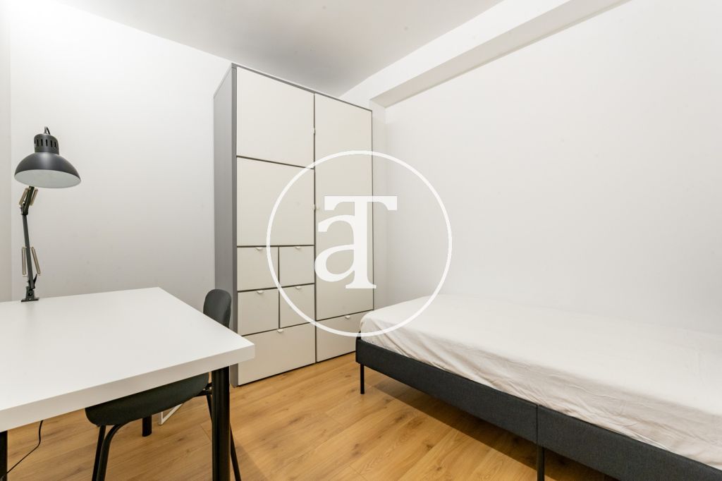 Dúplex de alquiler temporal con 2 habitaciones, 1 baño y aseo en Ciudad Lineal 28