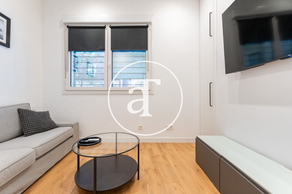 Dúplex de alquiler temporal con 2 habitaciones, 1 baño y aseo en Ciudad Lineal 3