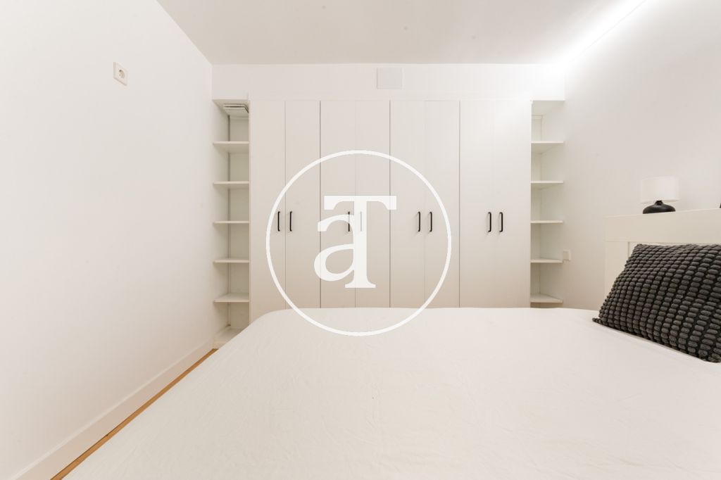 Dúplex de alquiler temporal con 2 habitaciones, 1 baño y aseo en Ciudad Lineal 23
